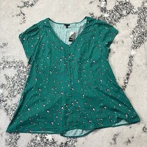Torrid Shirt Womens Size 3X Emerald Green Leo Print Short Sleeve Challis Blouse